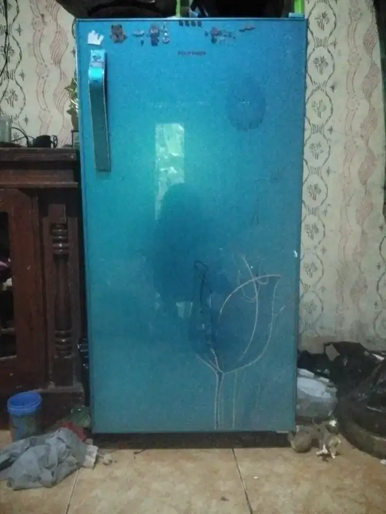 jual kulkas masih mulus ..