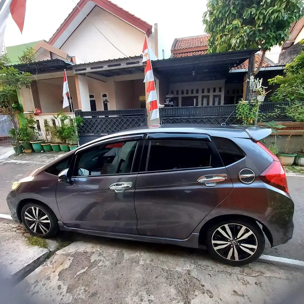 Jazz RS Abu Istimewa