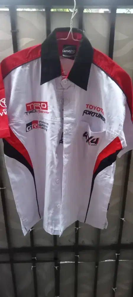 Kemeja Baju Seragam