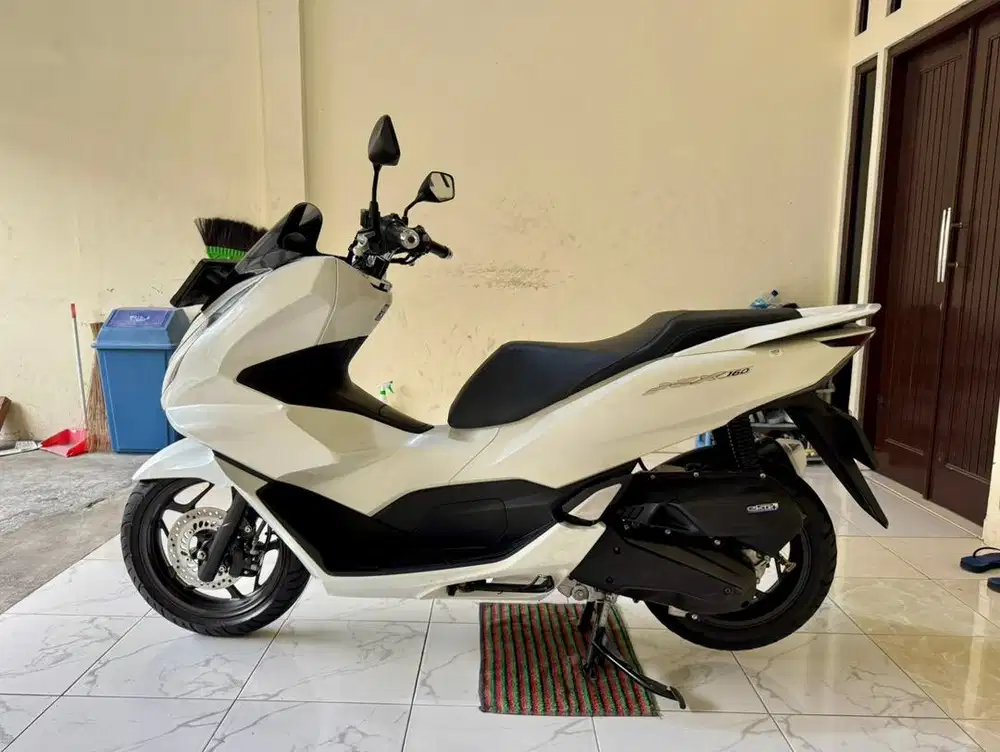 Honda PCX 160 CBS ISS Keyless MULUSSS Surat Lengkap