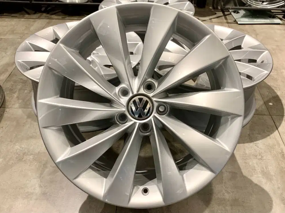 Velg OEM VW Scirocco Interlago, R-18, Lebar 8, PCD 5x112