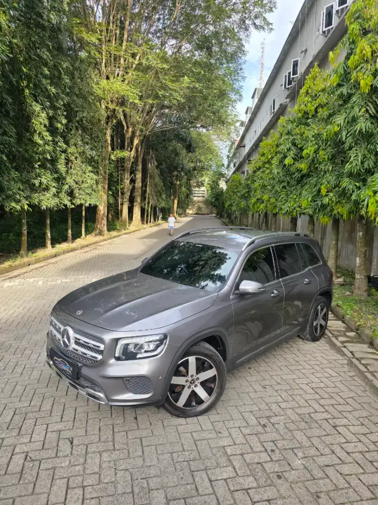 Mercy glb200 exclusive new model 2021 / 2022 A/T Grey