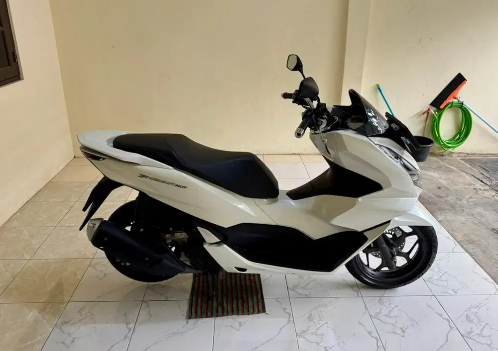 Honda PCX 160 CBS ISS Keyless MULUSSS Surat Lengkap