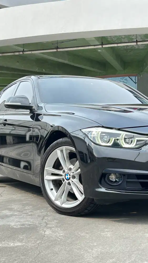 BMW 320i Sport Shadow 2019