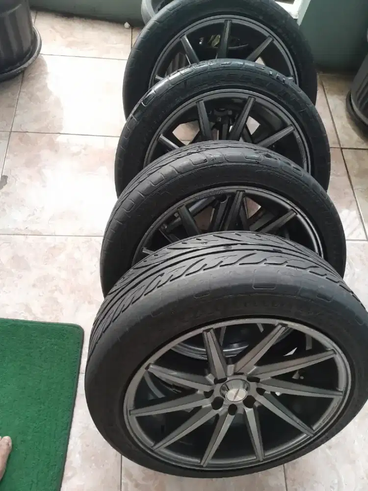 Velg mobil dua pasang