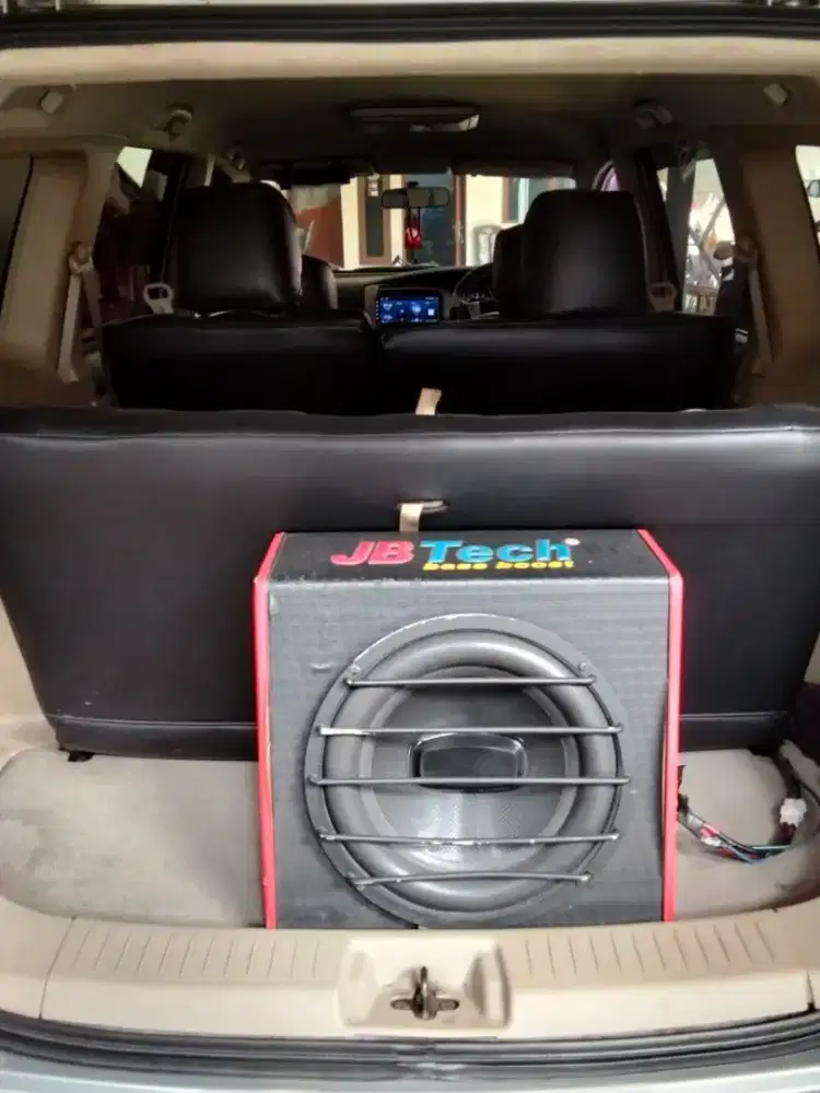 Subwofer aktif mobil