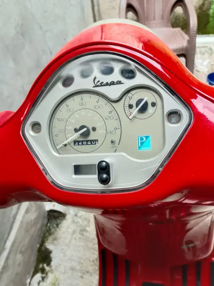 Jual vespa 2v lx150
