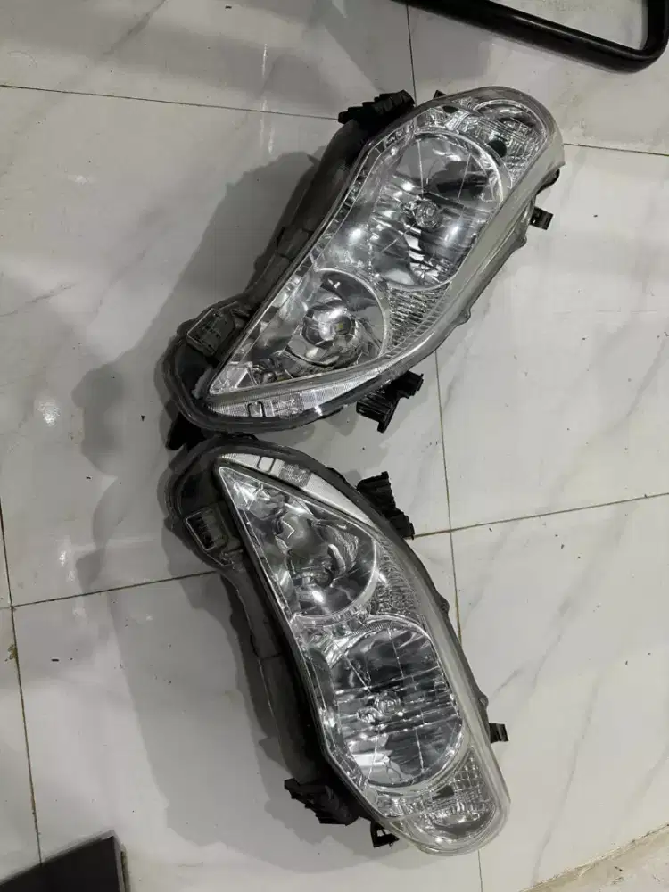 Headlamp Corolla Altis 2011-2013 set