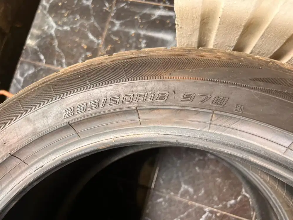 ban dunlop 235 50 r18