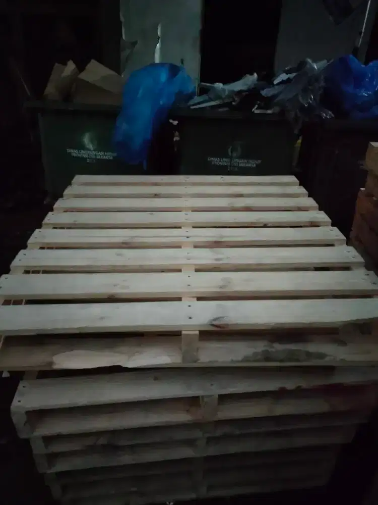 pallet kayu bekas