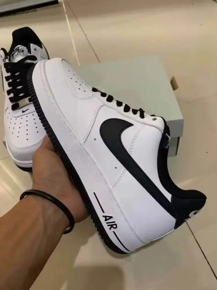 Sepatu Nike warna Putih Baru ukuran 40