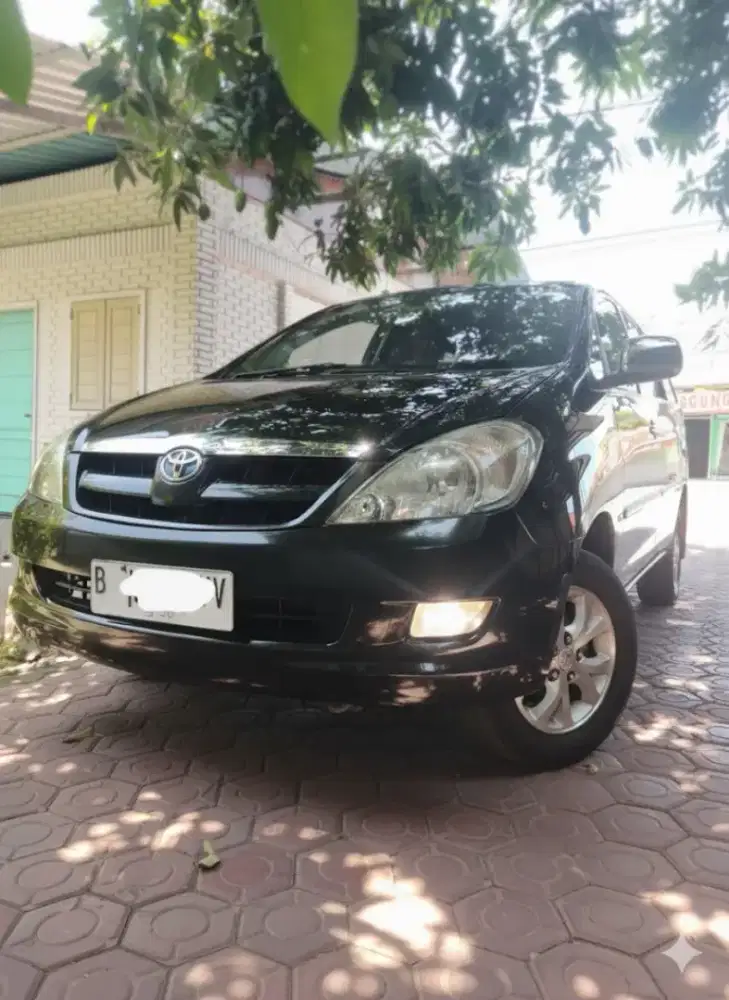 Toyota Innova V 2005 Bensin AT hitam
