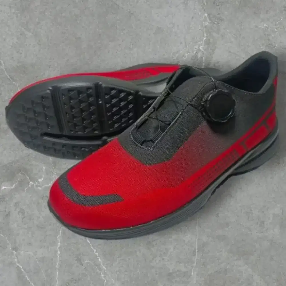 Sepatu sport tali putar