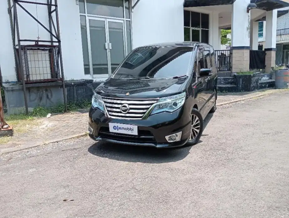 Like New - NISSAN SERENA 2.0 HIGHWAY STAR BENSIN A/T 2015 HITAM