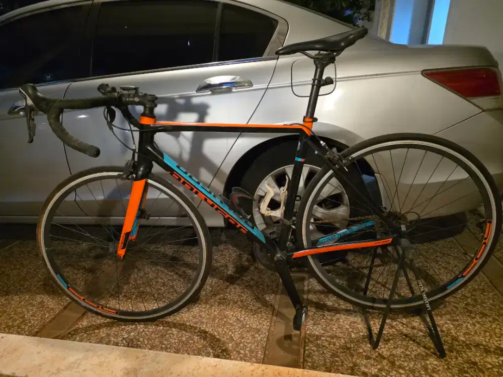 Sepeda Roadbike Polygon Stratos S3