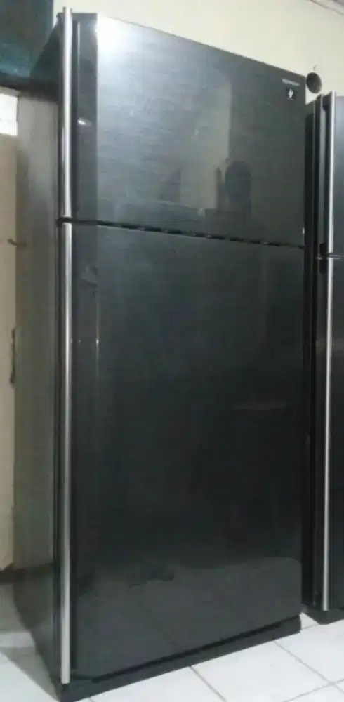 KULKAS SHARP 2 PINTU SUPER JUMBO KONDISI NORMAL SIAP PAKAI/ NETT