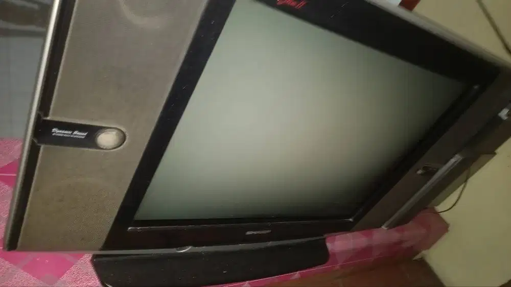 TV Sharp Alexander Slim II Istimewa