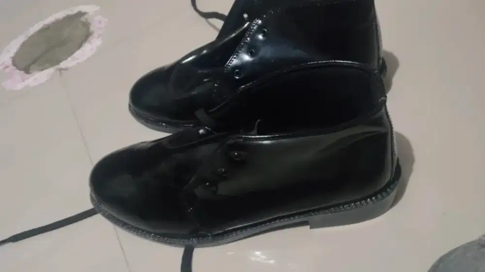 Jual sepatu hitam