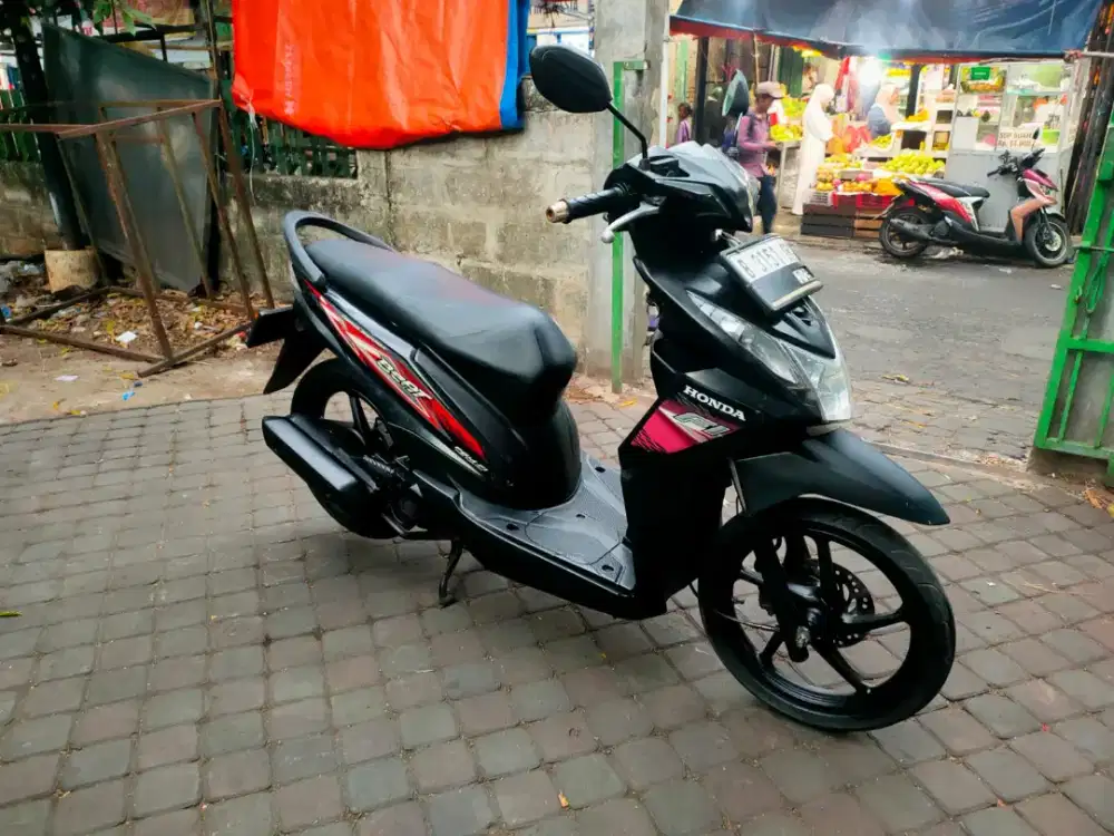 Honda Beat 110cc PGM-FI Tahun 2015