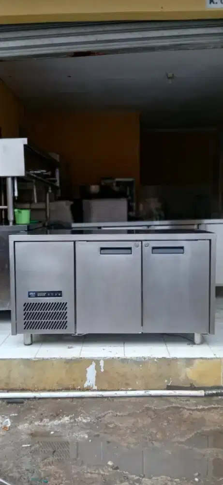 Ucc Gea Undercounter chiller 2 pintu mulus original