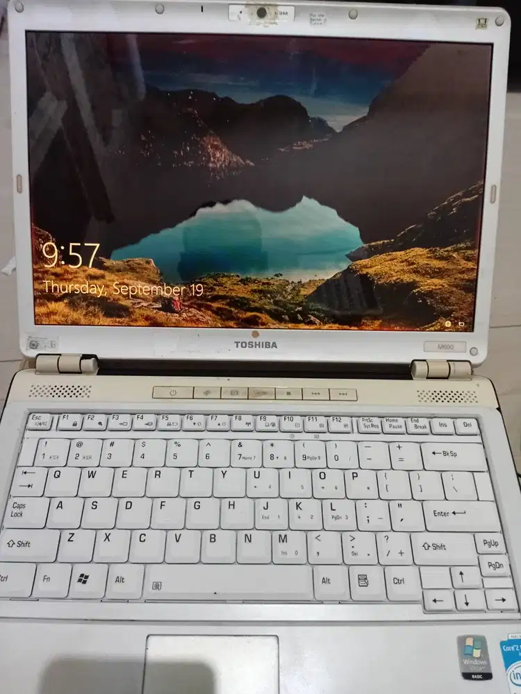 Laptop toshiba M600 portege putih