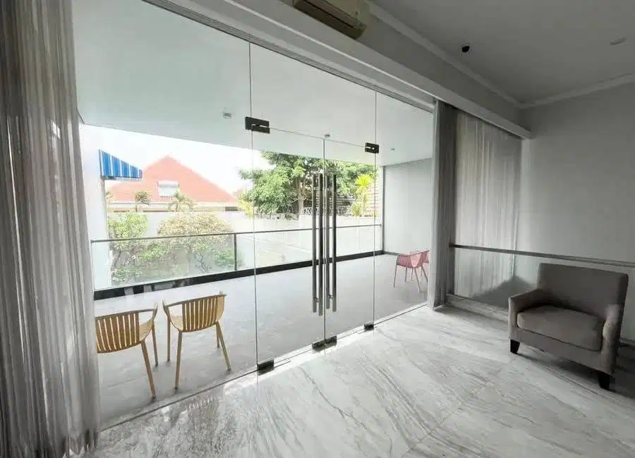 DIJUAL / DISEWAKAN RUMAH GRAHA FAMILI - FULL FURNISHED
