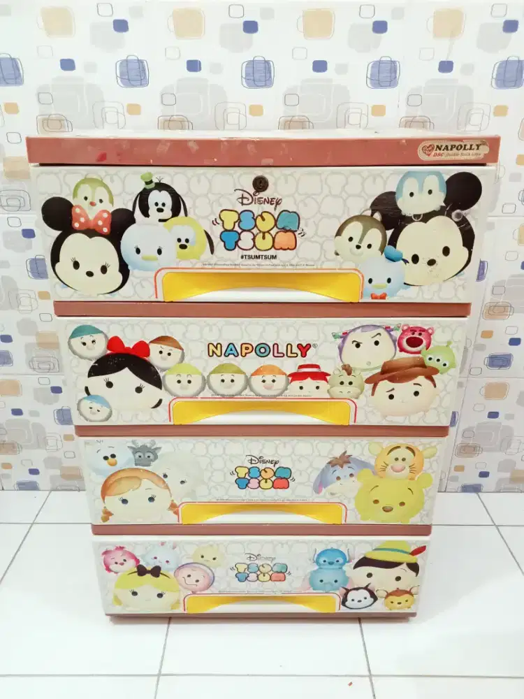 Di jual Lemari pakaian 4 Susun Napolly