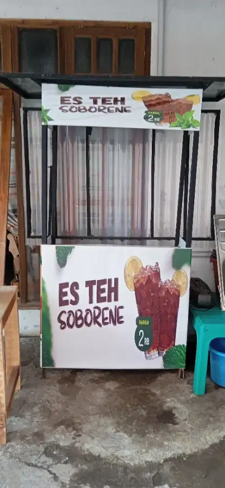 Dijual grobak esteh baru ada tempat/gembok untuk menyimpan alat._alat.