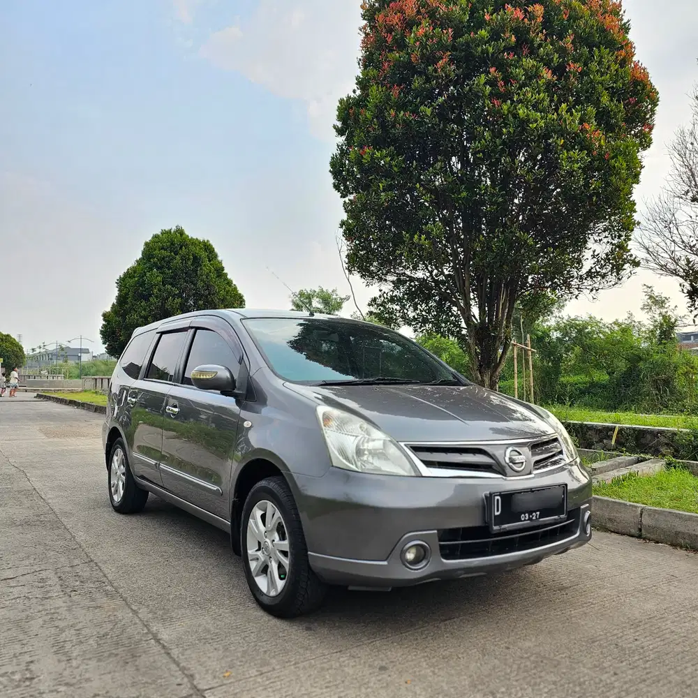 Nissan Grand livina XV 2012 Manual