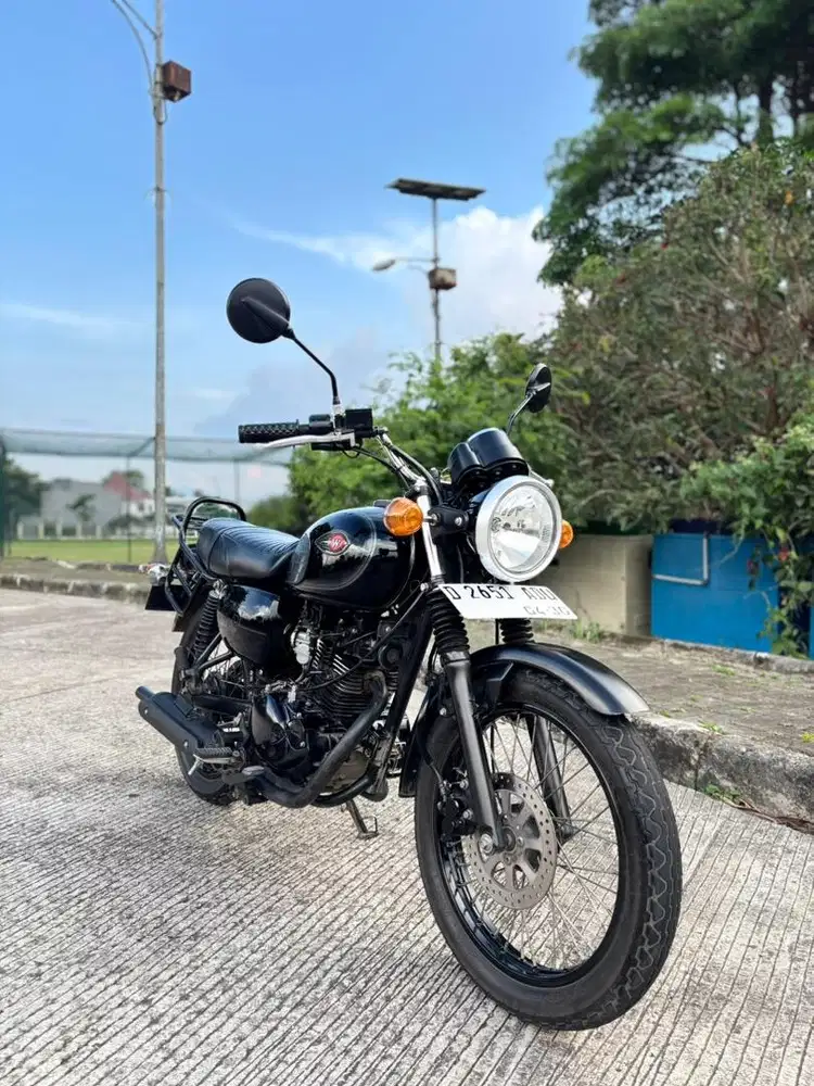 Kawasaki W175 SE - Black 2022