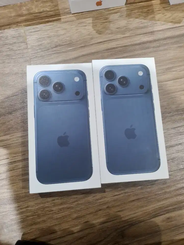 Iphone 17pro deep blue