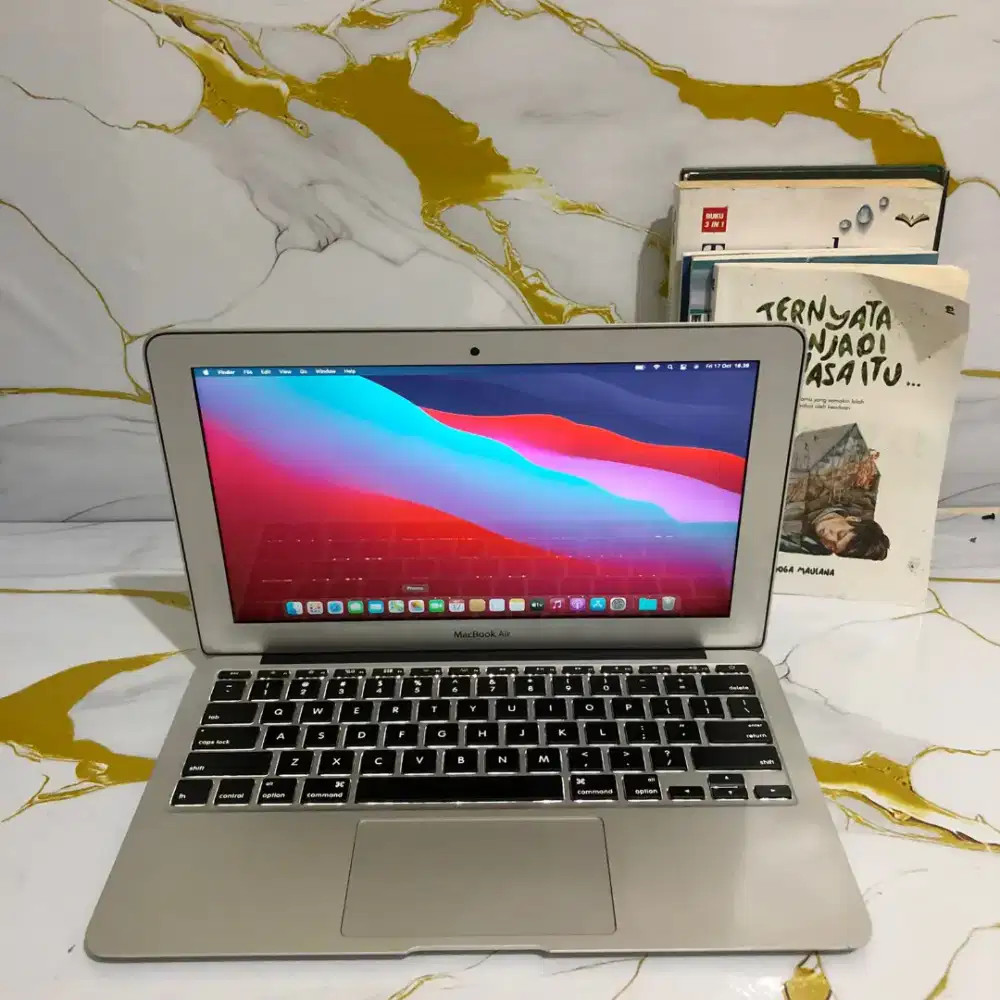Apple Macbook air 2014 11 inch core i5