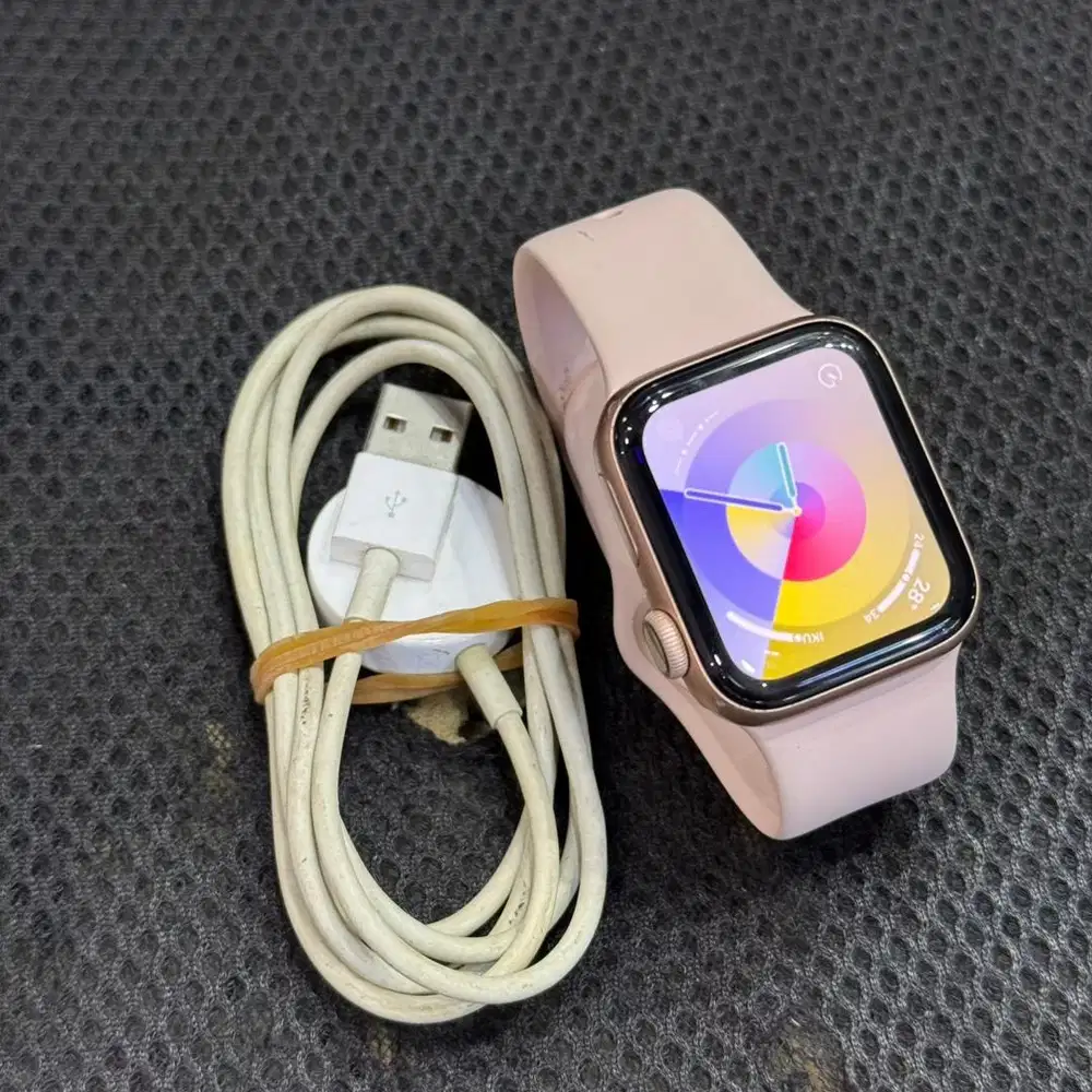 i watch seri 4 gps 44mm kondisi mulus like new 99%