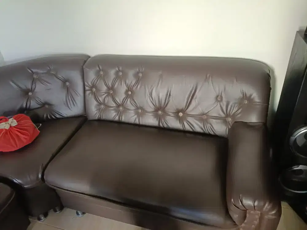 Sofa warna coklat