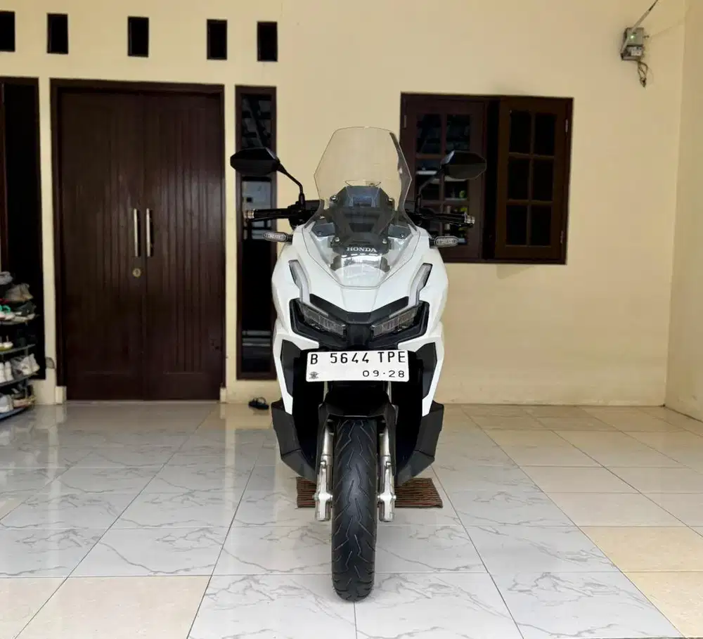 Honda ADV 160 CBS ISS Keyless MULUSSS Pajak Hidup Panjang