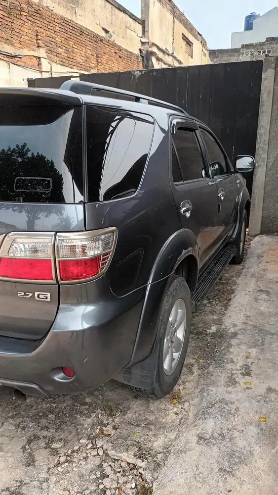 Toyota Fortuner 2011 Bensin