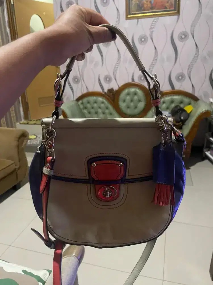 Tas merek coach