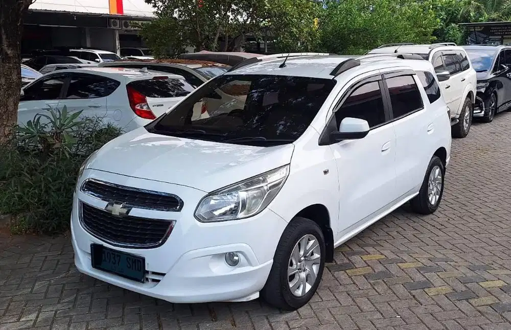 Chevy Spin LTZ A/T 2013 Putih Termurah
