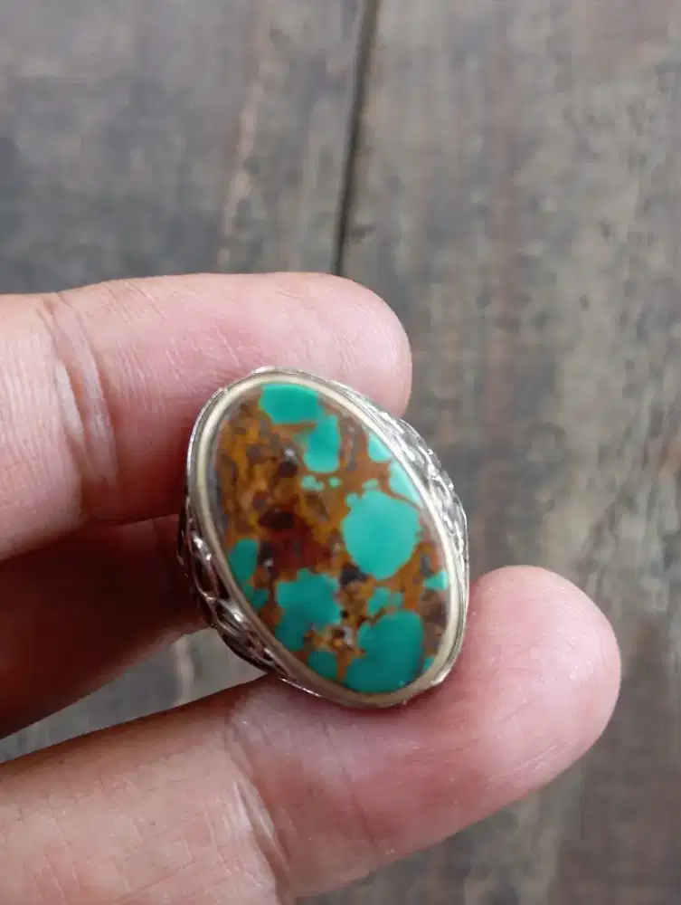 Pirus Persia Urat Emas Lawas