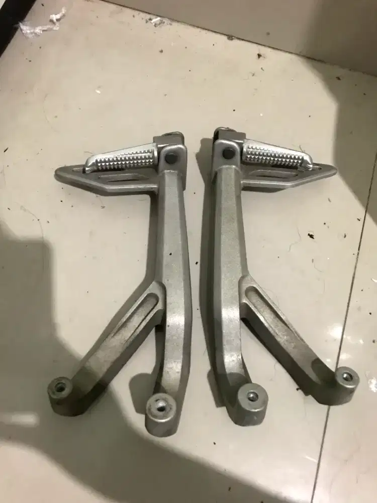 Step belakang R15 v3 original