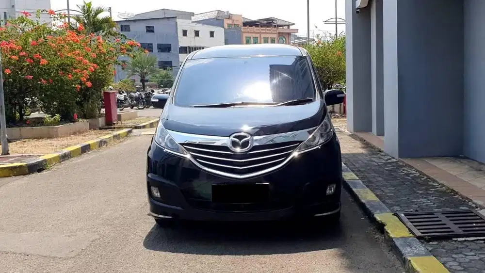 Mazda Biante 2.0 Skyactive AT Hitam 2016 Low Km Antik