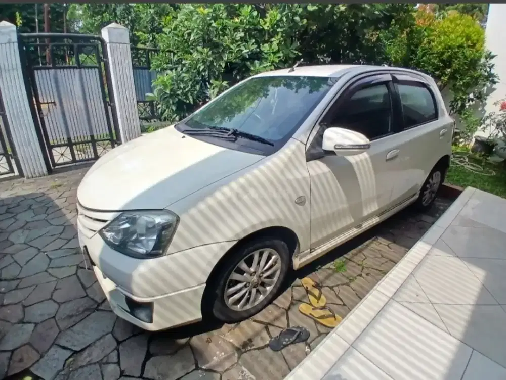 Toyota Etios valco G MT