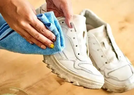 DIBUTUHKAN PEGAWAI LAUNDRY SEPATU
