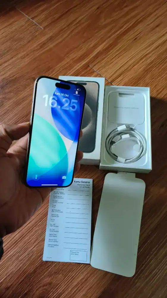 Iphone 15 pro 256gb ibox Fullset baca deskripsi bisa tt hp