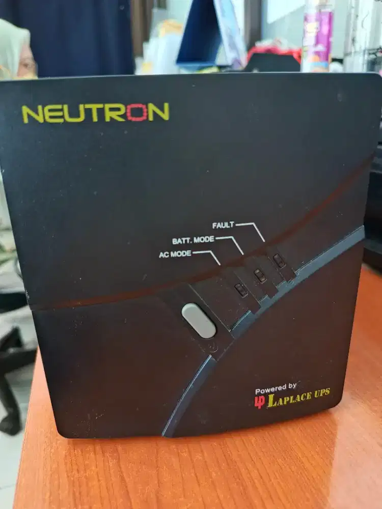 Perangkat UPS Kantor
