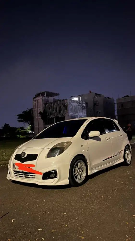 Yaris  E AT 2006
