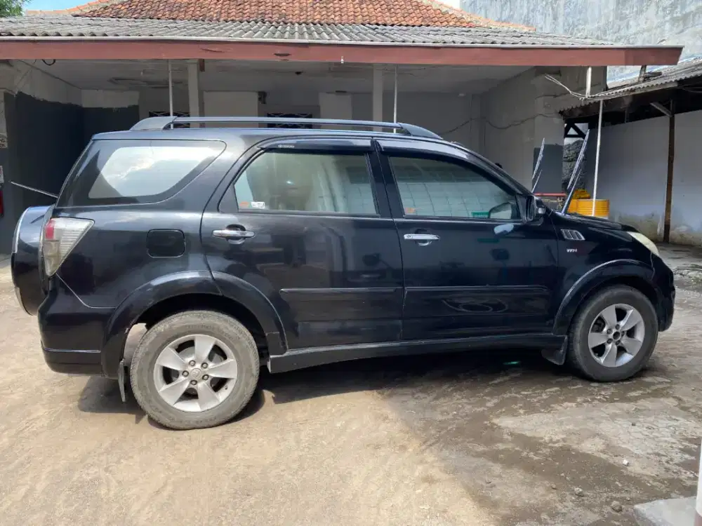 Mobil Rush Kondisi Mantap Terawat