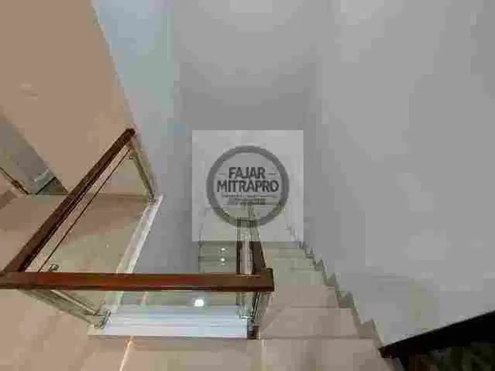 rumah baru 2 lantai 4 kamar siap huni Deket jakarta
