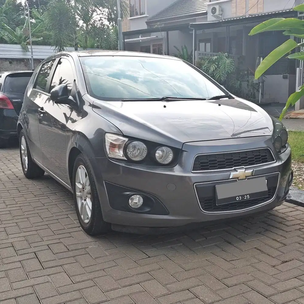 CHEVROLET AVEO (2014) 1.4 LT A/T MATIC PLAT D ABU-ABU