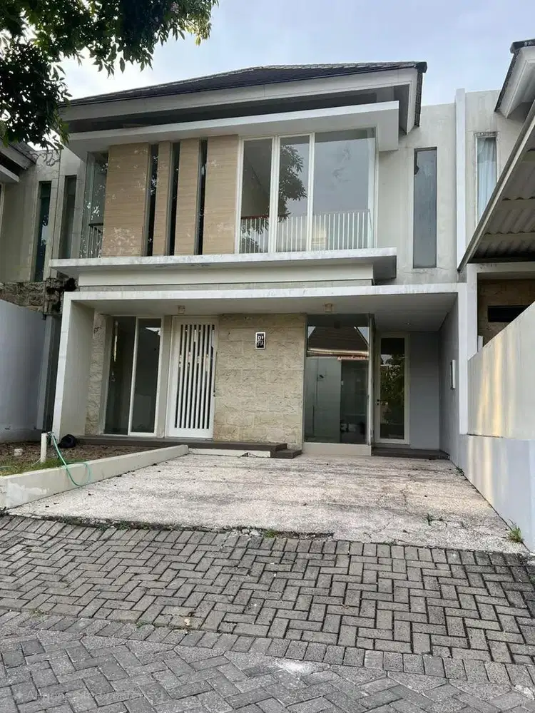 Rumah 2 lantai : Taman Puspa Raya Citraland - Surabaya (hadap selatan)